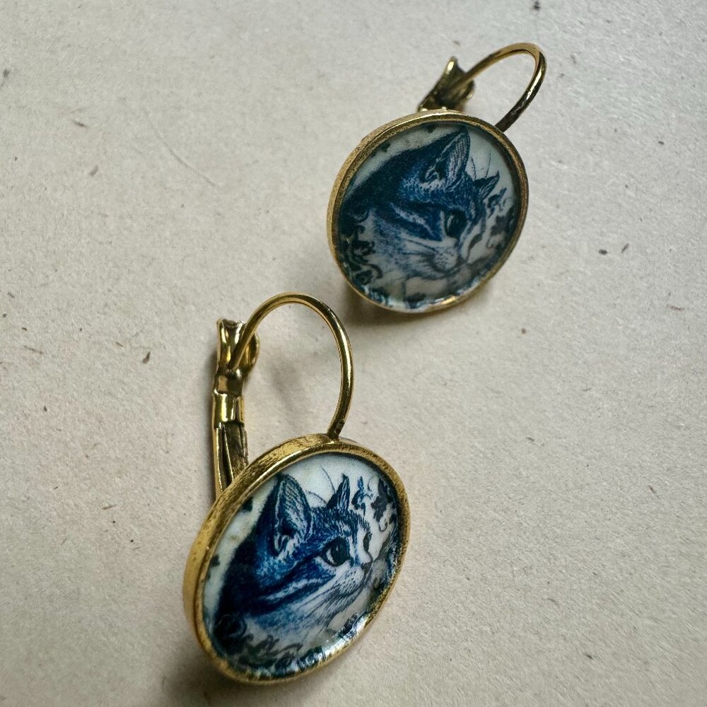 Vintage Style Cat earrings Enamel like
